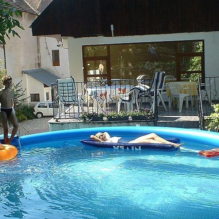 Guesthouse Stefi Rîşnov Esterno foto